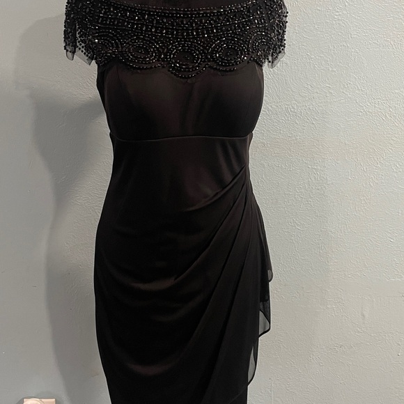 Xscape Evenings Cap-Sleeve Beade.. - Picture 3 of 6